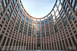 Viennaslide-05241524f Das Europäische Parlament (inoffiziell auch Europaparlament oder EU-Parlament; kurz EP) mit offiziellem Sitz in Straßburg ist das Parlament der Europäischen Union. Das Europäische Parlament wurde von der Architektengruppe 'Architecture Studio' aus Paris geplant.