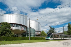 Viennaslide-05241596 Der Europäische Gerichtshof für Menschenrechte  ist ein auf Grundlage der Europäischen Menschenrechtskonvention (EMRK) eingerichteter Gerichtshof mit Sitz im französischen Straßburg. Architekt Sir Richard Rogers 1994