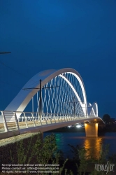 Viennaslide-05241807 Die Beatus-Rhenanus-Brücke bzw. Trambrücke Kehl ist eine Brücke für Straßenbahnen, Fußgänger und Radfahrer, die zwischen Kehl und Straßburg den Rhein überspannt. Auf ihr fährt seit April 2017 eine Linie der Straßburger Straßenbahn bis nach Kehl.