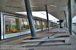 Viennaslide-05241829h Strasbourg, moderne Straßenbahn, Endstation Hoenheim Gare, Architektur von Zaha Hadid - Strasbourg, modern Tramway, Hoenheim Gare Station Building by Zaha Hadid