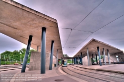 Viennaslide-05241832h Strasbourg, moderne Straßenbahn, Endstation Hoenheim Gare, Architektur von Zaha Hadid - Strasbourg, modern Tramway, Hoenheim Gare Station Building by Zaha Hadid