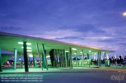 Viennaslide-05241935 Strasbourg, moderne Straßenbahn, Endstation Hoenheim Gare, Architektur von Zaha Hadid - Strasbourg, modern Tramway, Hoenheim Gare Station Building by Zaha Hadid