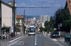 Viennaslide-05245904 Der Oberleitungsbus Nancy, heute meist Tramway de Nancy genannt, ist ein seit 1982 bestehender Oberleitungsbus-Betrieb in der französischen Stadt Nancy und den drei Nachbargemeinden Essey-lès-Nancy, Saint-Max und Vandœuvre-lès-Nancy. Das System wurde 2001 auf abschnittsweise spurgeführten Betrieb umgestellt, weshalb es heute als Tramway sur pneumatiques bezeichnet wird. Hierbei handelt es sich um die im Französischen übliche Bezeichnung für eine Straßenbahn auf Luftreifen, die mittels einer mittig in der Fahrbahn versenkten Leitschiene in der Spur gehalten wird. Zuständiges Verkehrsunternehmen ist die Gesellschaft Service de transport de l’agglomération nancéienne (STAN), sie betreibt im Großraum Nancy zusätzlich diverse Omnibuslinien.