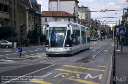 Viennaslide-05245905 Der Oberleitungsbus Nancy, heute meist Tramway de Nancy genannt, ist ein seit 1982 bestehender Oberleitungsbus-Betrieb in der französischen Stadt Nancy und den drei Nachbargemeinden Essey-lès-Nancy, Saint-Max und Vandœuvre-lès-Nancy. Das System wurde 2001 auf abschnittsweise spurgeführten Betrieb umgestellt, weshalb es heute als Tramway sur pneumatiques bezeichnet wird. Hierbei handelt es sich um die im Französischen übliche Bezeichnung für eine Straßenbahn auf Luftreifen, die mittels einer mittig in der Fahrbahn versenkten Leitschiene in der Spur gehalten wird. Zuständiges Verkehrsunternehmen ist die Gesellschaft Service de transport de l’agglomération nancéienne (STAN), sie betreibt im Großraum Nancy zusätzlich diverse Omnibuslinien.