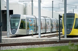 Viennaslide-05252831 Reims, moderne Straßenbahn, Design in Anlehnung an ein Champagnerglas - Reims, modern Tramway, Champagne Glass Design