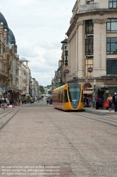 Viennaslide-05252847 Reims, moderne Straßenbahn, Design in Anlehnung an ein Champagnerglas - Reims, modern Tramway, Champagne Glass Design