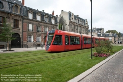 Viennaslide-05252862 Reims, moderne Straßenbahn, Design in Anlehnung an ein Champagnerglas - Reims, modern Tramway, Champagne Glass Design