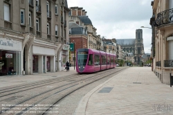 Viennaslide-05252878 Reims, moderne Straßenbahn, Design in Anlehnung an ein Champagnerglas - Reims, modern Tramway, Champagne Glass Design