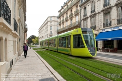 Viennaslide-05252889 Reims, moderne Straßenbahn, Design in Anlehnung an ein Champagnerglas - Reims, modern Tramway, Champagne Glass Design