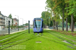 Viennaslide-05252900h Reims, moderne Straßenbahn, Design in Anlehnung an ein Champagnerglas - Reims, modern Tramway, Champagne Glass Design