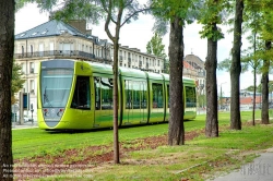 Viennaslide-05252902h Reims, moderne Straßenbahn, Design in Anlehnung an ein Champagnerglas - Reims, modern Tramway, Champagne Glass Design