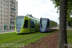 Viennaslide-05252907 Reims, moderne Straßenbahn, Design in Anlehnung an ein Champagnerglas - Reims, modern Tramway, Champagne Glass Design