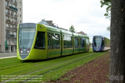 Viennaslide-05252908 Reims, moderne Straßenbahn, Design in Anlehnung an ein Champagnerglas - Reims, modern Tramway, Champagne Glass Design