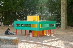 Viennaslide-05254124 Dijon, Spielplatz, Nachbildung der Villa Savoye in Poissy von Architekt Le Corbusier