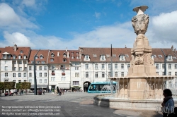 Viennaslide-05256767 Besancon, Tramway, Place de la Revolution, Fontaine de la Place de la Révolution