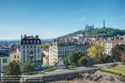 Viennaslide-05271011f Lyon, Panorama von Rue des Tables Claudiennes mit Blick auf Notre-Dame de Fourviere und Tour metallique - Lyon, Panorama from Rue des Tables Claudiennes and Viev towards Notre-Dame de Fourviere and Tour metallique