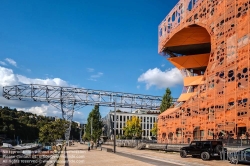 Viennaslide-05273231f Lyon, Stadtentwicklungsgebiet ZAC Confluence, Flussufer der Saone, Jakob + MacFarlane, Le Cube Orange - Lyon, Development Area ZAC Confluence, Modern architecture on banks of River Soane, Jakob + MacFarlane, The Orange Cube