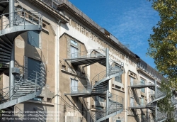 Viennaslide-05273251 La Sucrière ist ein Gebäude in Lyon am Ufer der Saône im Stadtteil Confluence. Es wurde in den 1930er Jahren an den Docks von Lyon-Confluence erbaut und ist heute eines der wenigen noch erhaltenen historischen Gebäude in diesem Viertel. Heute Veranstaltungsort für Kultur und Empfänge.