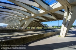 Viennaslide-05273977 Lyon, Flughafen Saint-Exupery, Flughafenbahnhof Satolas von Architekt Santiago Calatrava, Rhone Alpes, Frankreich // Lyon, Airport Lyon Saint-Exupery, Airport TGV Station Satolas by Architect Santiago Calatrava, Rhone Alpes, Frankreich