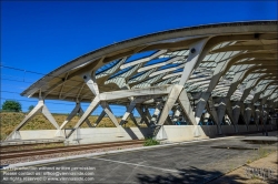 Viennaslide-05273986 Lyon, Flughafen Saint-Exupery, Flughafenbahnhof Satolas von Architekt Santiago Calatrava, Rhone Alpes, Frankreich // Lyon, Airport Lyon Saint-Exupery, Airport TGV Station Satolas by Architect Santiago Calatrava, Rhone Alpes, Frankreich