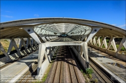 Viennaslide-05273990 Lyon, Flughafen Saint-Exupery, Flughafenbahnhof Satolas von Architekt Santiago Calatrava, Rhone Alpes, Frankreich // Lyon, Airport Lyon Saint-Exupery, Airport TGV Station Satolas by Architect Santiago Calatrava, Rhone Alpes, Frankreich