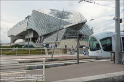 Viennaslide-05274119 Frankreich, Lyon, moderne Straßenbahn, T1 Musee de Confluence  // France, Lyon, modern Tramway, T1 Musee de Confluence 