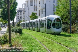 Viennaslide-05274419 Frankreich, Lyon, moderne Straßenbahn T4 Jet d'Eau // France, Lyon, modern Tramway T4 Jet d'Eau