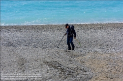 Viennaslide-05284310 Nizza, Strand, Metallsucher // Nice, Beach, Detectorist