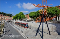 Viennaslide-05285208 Nizza, moderne Straßenbahn, Linie 2, Port Lympia, Skulptur Lou Che // Lou Che, Steel Sculpture, Port of Nice, Nice, South of France