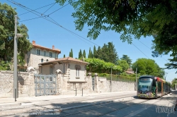 Viennaslide-05293097 Montpellier, moderne Tramway Linie 3, Fahrzeugdesign von Christian Lacroix - Montpellier, modern Tramway Line 3, Design by Christian Lacroix, Les Arceaux