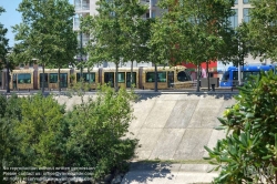 Viennaslide-05294034 Montpellier, moderne Tramway Linie 4, Fahrzeugdesign von Christian Lacroix - Montpellier, modern Tramway Line 4, Design by Christian Lacroix, Moulares