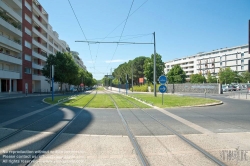 Viennaslide-05294088 Montpellier, moderne Tramway Linie 4, Fahrzeugdesign von Christian Lacroix - Montpellier, modern Tramway Line 4, Design by Christian Lacroix, Pompignane