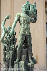 Viennaslide-05301402 Paris, Palais Chaillot, Statue Apollon Musagete von Henri Bouchard