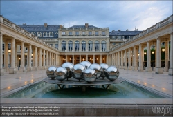 Viennaslide-05303520 Paris, Palais Royal,  Ehrenhof (Cour d’Honneur), Brunnen Les Boules Argentées // Paris, Palais Royal, Cour d’Honneur, Fountain Les Boules Argentées