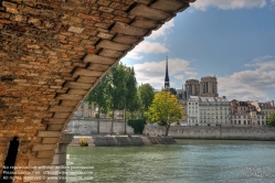 Viennaslide-05307032 Paris, Blick unter einer Seinebrücke hindurch auf Ile de la Cite - Paris, View from a Bridge at the Seine to Ile de la Cite