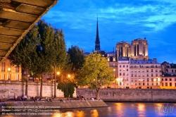 Viennaslide-05307033 Paris, Blick unter einer Seinebrücke hindurch auf Ile de la Cite - Paris, View from a Bridge at the Seine to Ile de la Cite