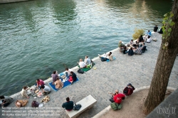 Viennaslide-05307105 Paris, Picknick an der Seine - Paris, Picnic at the banks of the Seine