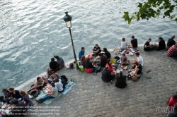 Viennaslide-05307107 Paris, Picknick an der Seine - Paris, Picnic at the banks of the Seine