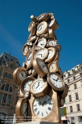 Viennaslide-05309522 Paris, L'Heure de tous, (Jedermanns Zeit), Skulptur von Arman (eigentlich Armand Pierre Fernandez) am Bahnhof Gare St Lazare - 'L'Heure de tous' (Everybody's Time) by Arman  (Armand Pierre Fernandez)