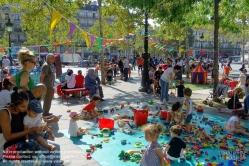 Viennaslide-05313928 Paris, Place de la Republique, Spieleverleih - Paris, Place de la Republique, Games Rental