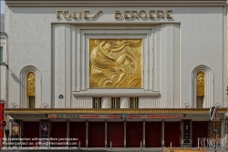 Viennaslide-05319035 Les Folies Bergère ist ein Konzertsaal, Varietétheater und Kabarett in der Rue Richer Nr. 32 im 9. Arrondissement in Paris. In den Jahren zwischen 1890 und Mitte der 1930er Jahre hatte es seine größte Popularität. Heute beherbergt das Haus aber vor allem Musicals.Das Gebäude wurde vom Architekten Plumeret im Stil eines Opernhauses erbaut. Die Fassade wurde 1929 von Pico im Stil des Art déco erneuert.