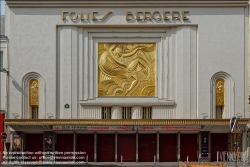 Viennaslide-05319035 Les Folies Bergère ist ein Konzertsaal, Varietétheater und Kabarett in der Rue Richer Nr. 32 im 9. Arrondissement in Paris. In den Jahren zwischen 1890 und Mitte der 1930er Jahre hatte es seine größte Popularität. Heute beherbergt das Haus aber vor allem Musicals.
Das Gebäude wurde vom Architekten Plumeret im Stil eines Opernhauses erbaut. Die Fassade wurde 1929 von Pico im Stil des Art déco erneuert.