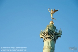 Viennaslide-05321914 Die Julisäule (französisch Colonne de Juillet) ist ein Denkmal auf der Place de la Bastille im 11. Arrondissement von Paris. Sie sollte an die 'drei glorreichen Tage' (27. Juli bis 29. Juli 1830) der Julirevolution im Jahr 1830 erinnern, die in Frankreich zum Sturz von Karl X. und zur Einsetzung des 'Bürgerkönigs' Ludwig Philipp ('Julimonarchie') führte.