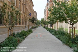 Viennaslide-05322030 Paris, begrünte und verkehrsberuhigte Schulstraße rue Beaudelaire  // Paris, car-free School Street rue Beaudelaire