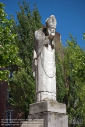 Viennaslide-05328210 Paris, Montmartre, Square Buisson, Statue von Saint Denis