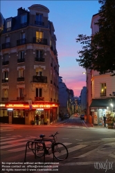 Viennaslide-05329910 Paris, Rue des Fetes, Abend // Paris, Rue des Fetes, Evening