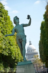 Viennaslide-05338121 Der Jardin du Luxembourg ist ein früher königlicher, heute staatlicher Schlosspark im Pariser Quartier Latin mit einer Fläche von 26 Hektar. Die Anlage gehört zum Palais du Luxembourg, in dem der Senat tagt, das Oberhaus des französischen Parlamentes.