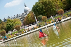 Viennaslide-05338138 Der Jardin du Luxembourg ist ein früher königlicher, heute staatlicher Schlosspark im Pariser Quartier Latin mit einer Fläche von 26 Hektar. Die Anlage gehört zum Palais du Luxembourg, in dem der Senat tagt, das Oberhaus des französischen Parlamentes.