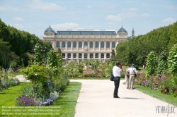 Viennaslide-05338210 Das Muséum national d’histoire naturelle (Sigel: MNHN) ist ein staatliches französisches Naturkundemuseum, an das eine Forschungs- und Bildungseinrichtung für Bio- und Geowissenschaften angeschlossen ist. Das Naturkundemuseum wurde am 10. Juni 1793 gegründet, es hat den Status eines grand établissement und untersteht dem französischen Bildungs-, Forschungs- und Umweltministerium. Der Hauptsitz befindet sich in Paris, im Laufe der Geschichte kamen weitere Dependancen in Paris und in ganz Frankreich hinzu.