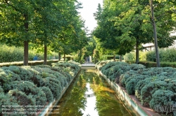 Viennaslide-05338801h Die Coulée verte René-Dumont ist ein 4,5 Kilometer langer Parkwanderweg, der zunächst entlang der Avenue Daumesnil im 12. Arrondissement von Paris führt. Er beginnt nahe dem Platz Place de la Bastille, der am U-Bahnhof Bastille von den Linien 1, 5 und 8 der Métro Paris erschlossen wird.